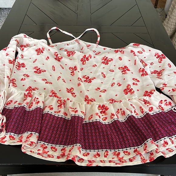 Nice bundle of cute small tops! - Picture 6 of 6